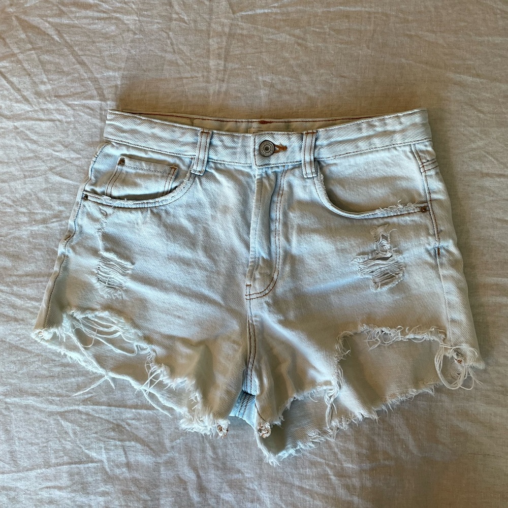 Zara distressed Jean shorts. Size 02.